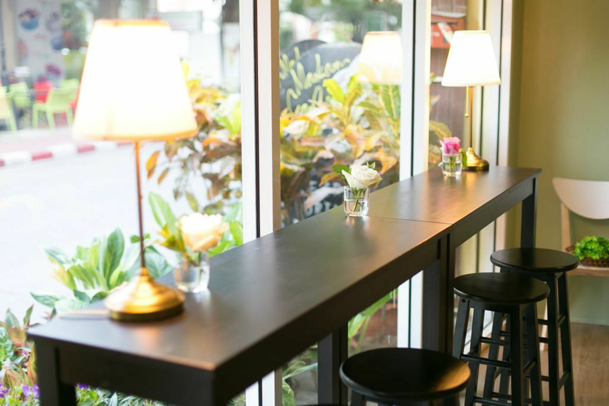 Folk Poshtel Silom Bed & Breakfast Банкок Екстериор снимка