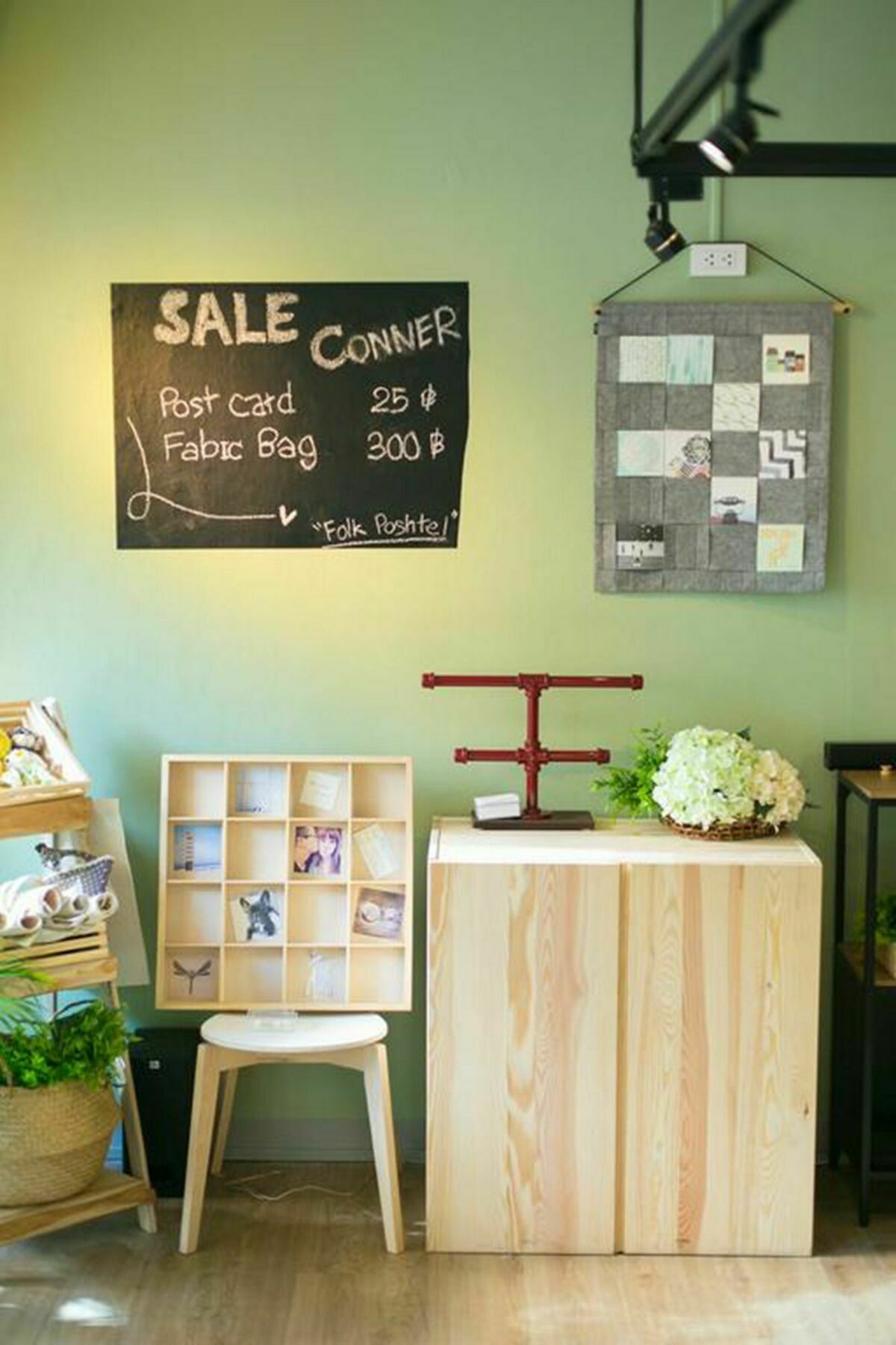 Folk Poshtel Silom Bed & Breakfast Банкок Екстериор снимка