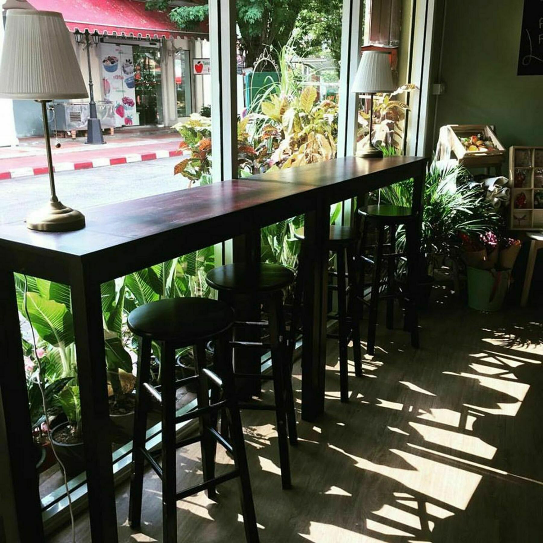 Folk Poshtel Silom Bed & Breakfast Банкок Екстериор снимка