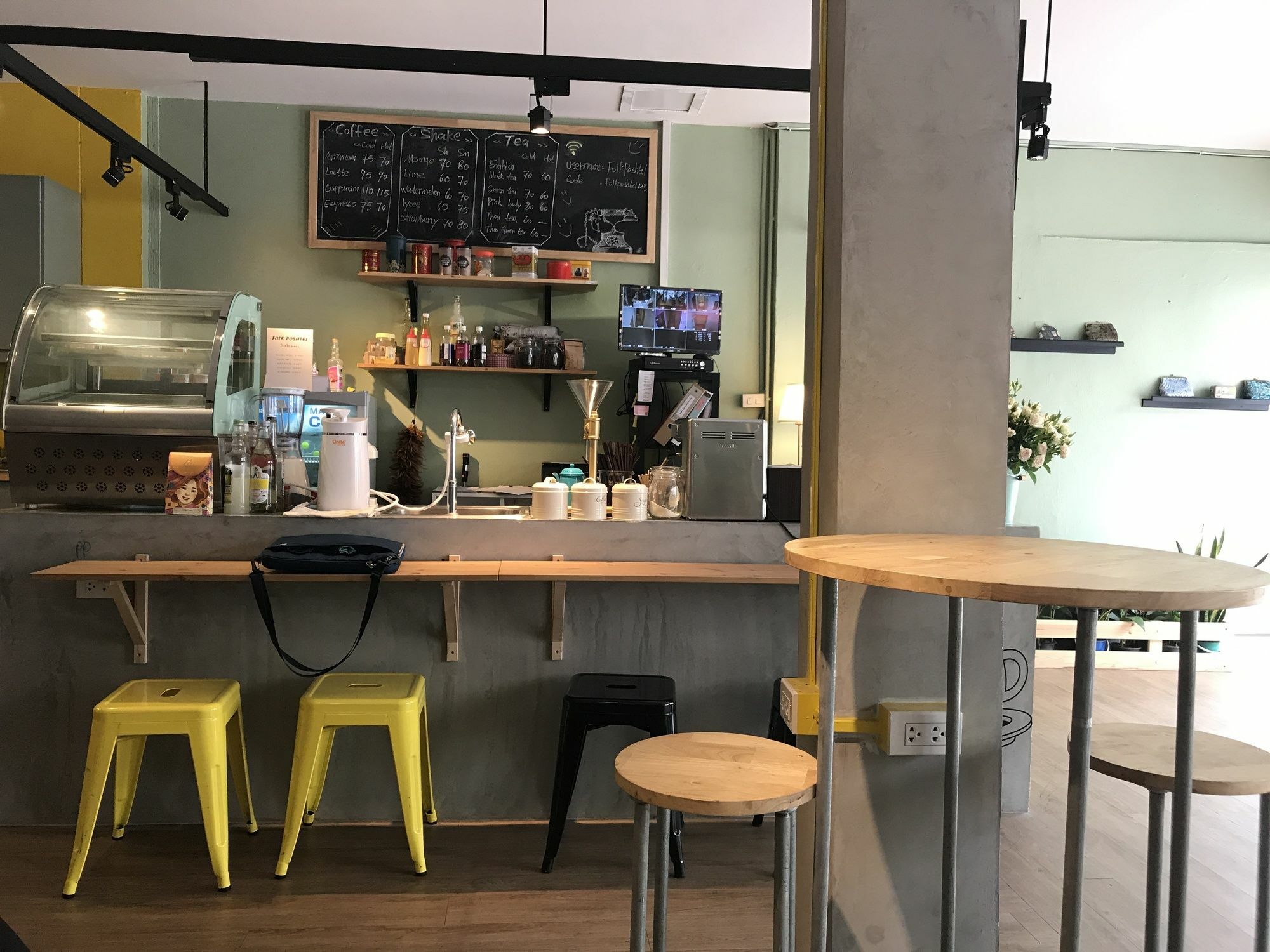 Folk Poshtel Silom Bed & Breakfast Банкок Екстериор снимка