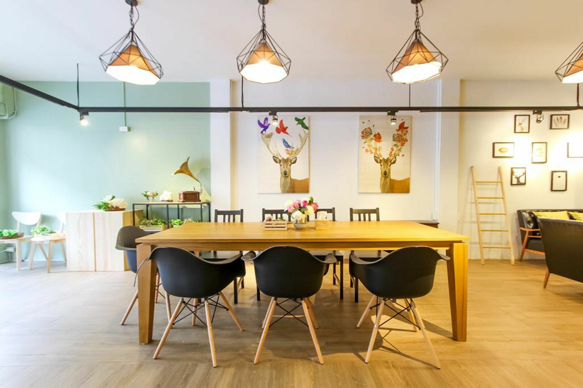 Folk Poshtel Silom Bed & Breakfast Банкок Екстериор снимка