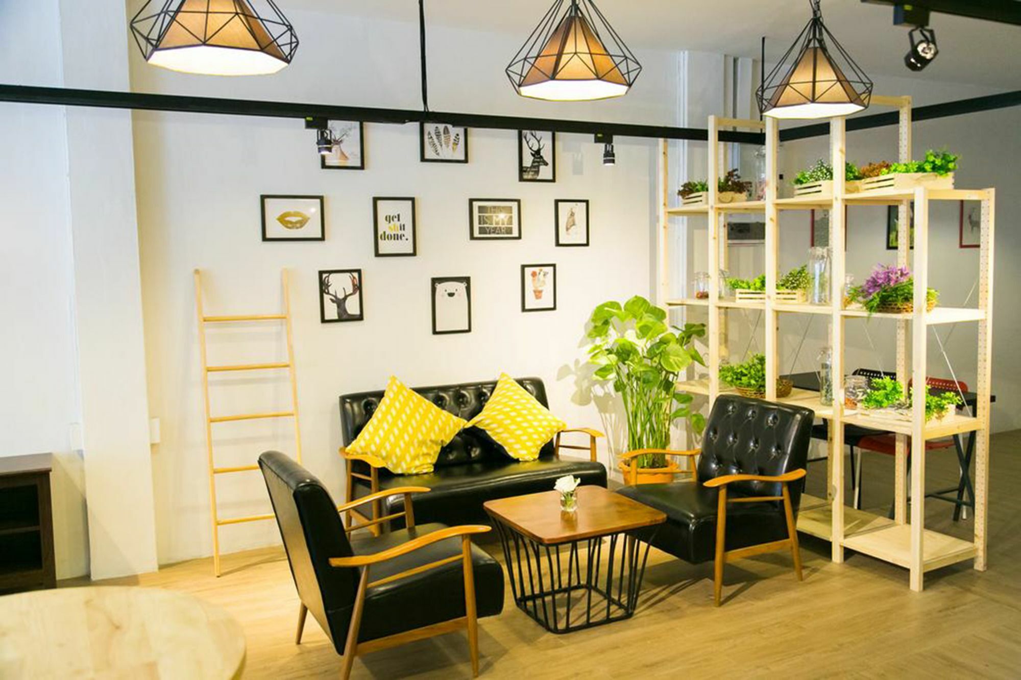 Folk Poshtel Silom Bed & Breakfast Банкок Екстериор снимка