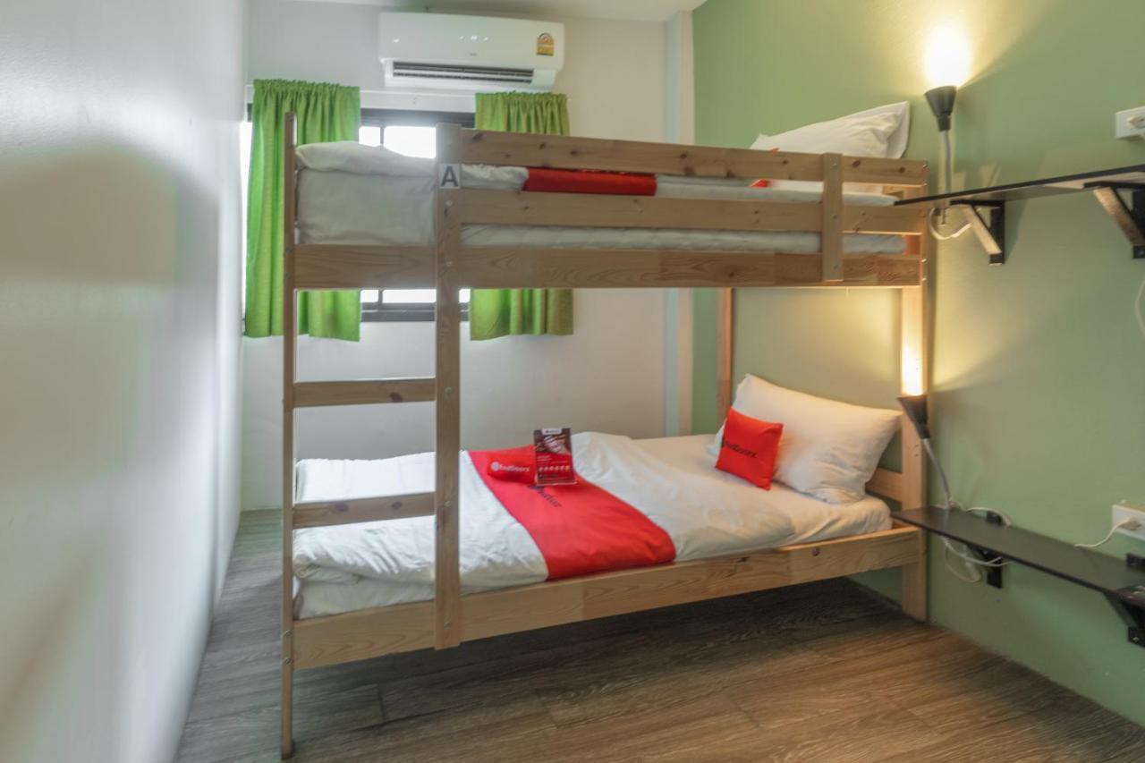 Folk Poshtel Silom Bed & Breakfast Банкок Стая снимка